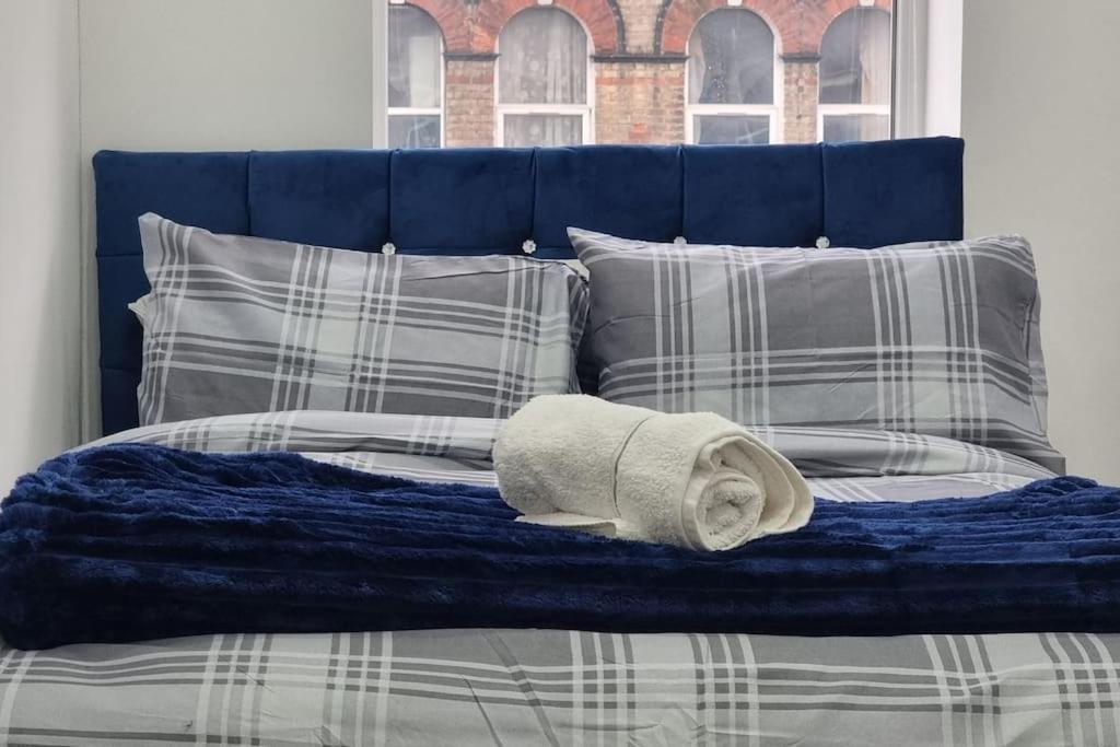 2 Bed Cosy Flat Close To Bus & Tube Station London Eksteriør bilde